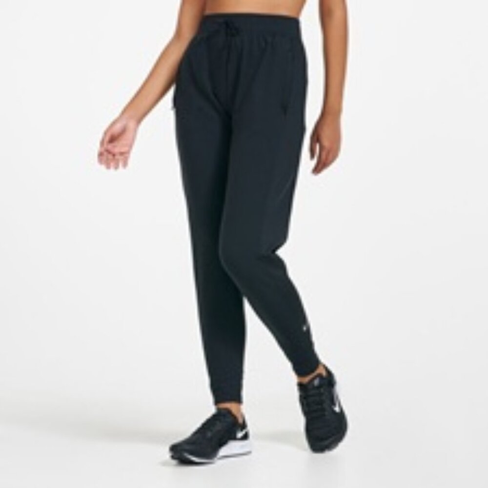 Nike Women's Essential Warm Running Pants - Slim Fit - Size Medium